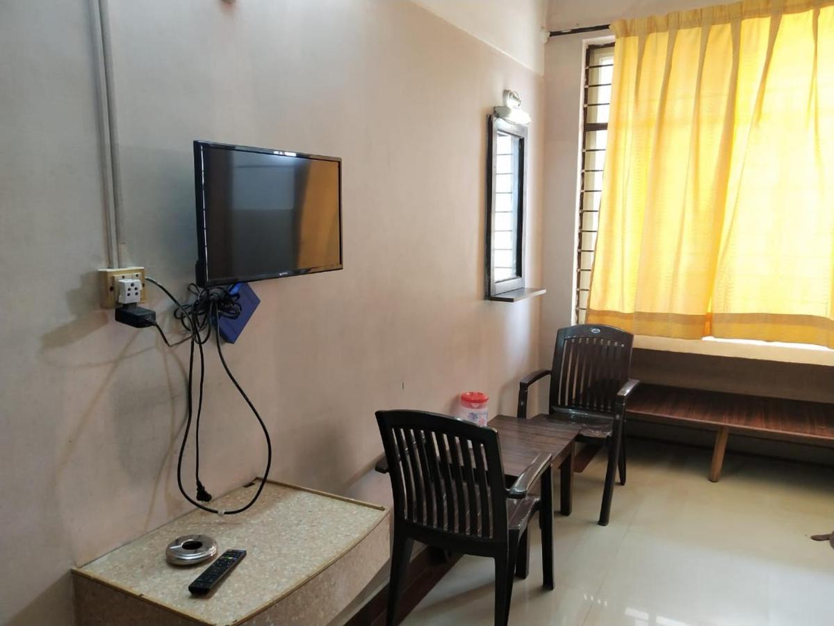 Iroomz Hoysala Residency Белларі Екстер'єр фото